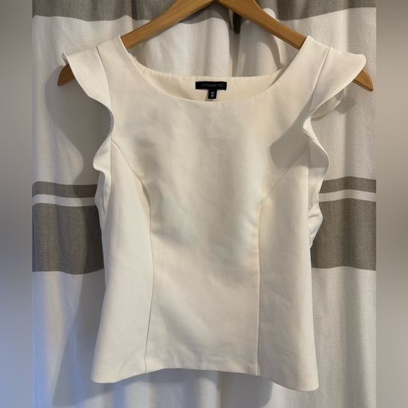 Beautiful white ruffle cap sleeve top. - Picture 5 of 8